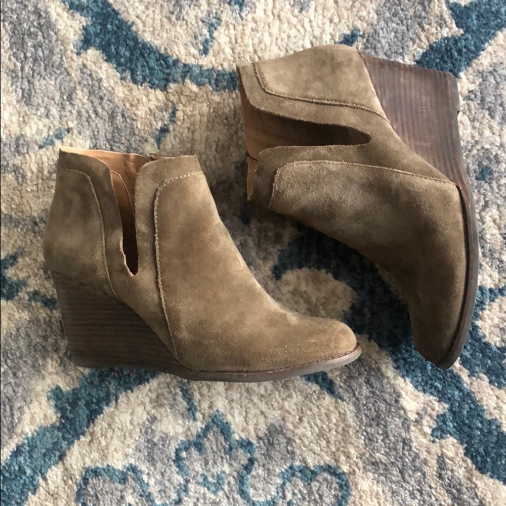 🍀 Lucky Brand Yabba Wedge Bootie